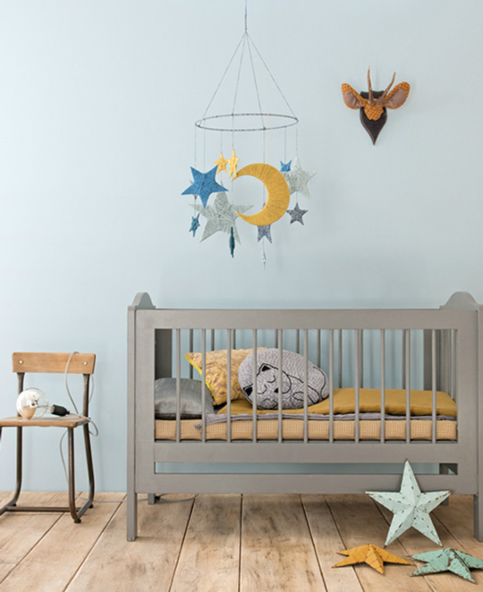 Móvil decorativo luna y estrellas